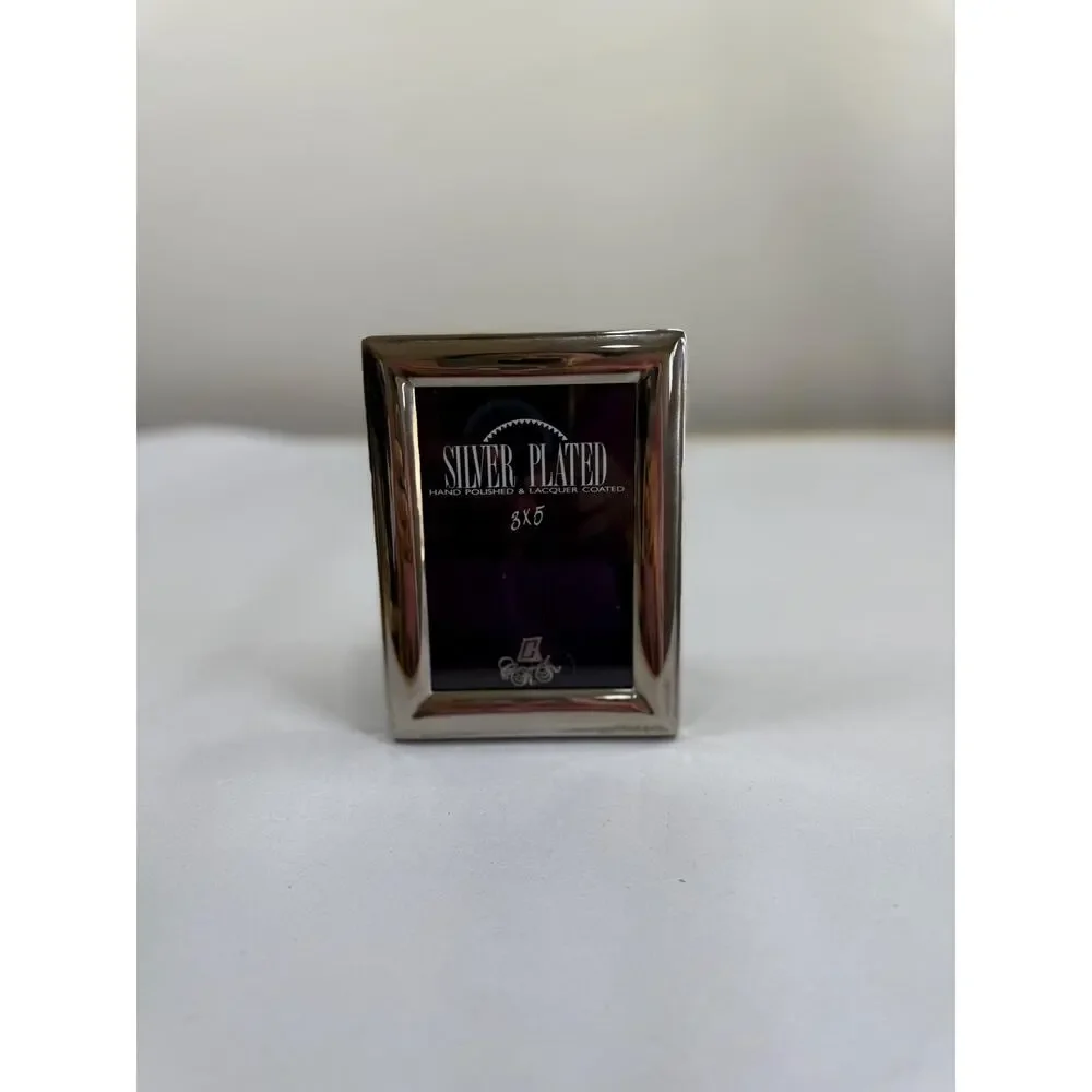 Unbranded classic silver